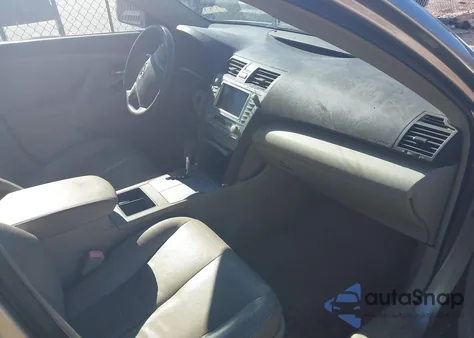 2007 Toyota Camry Hybrid z USA, uszkodzony, nr VIN JTNBB46K373029435